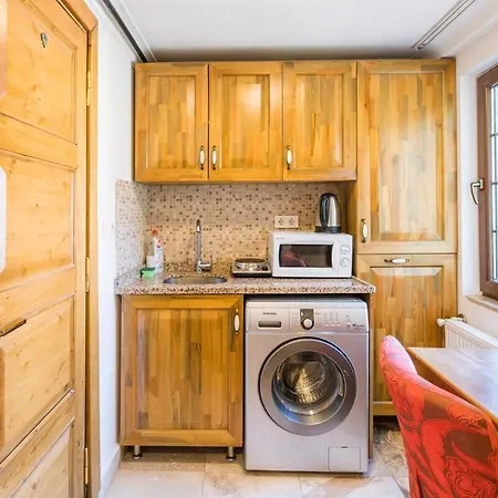 Lovely 1 Wac Close To Tophane Tram Station *