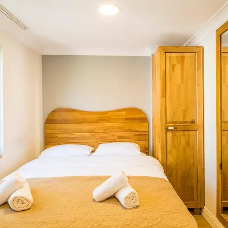 Lovely 1 Wac Close To Tophane Tram Station Istanbul
