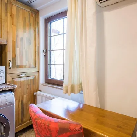 Lovely 1 Wac Close To Tophane Tram Station Apartment *